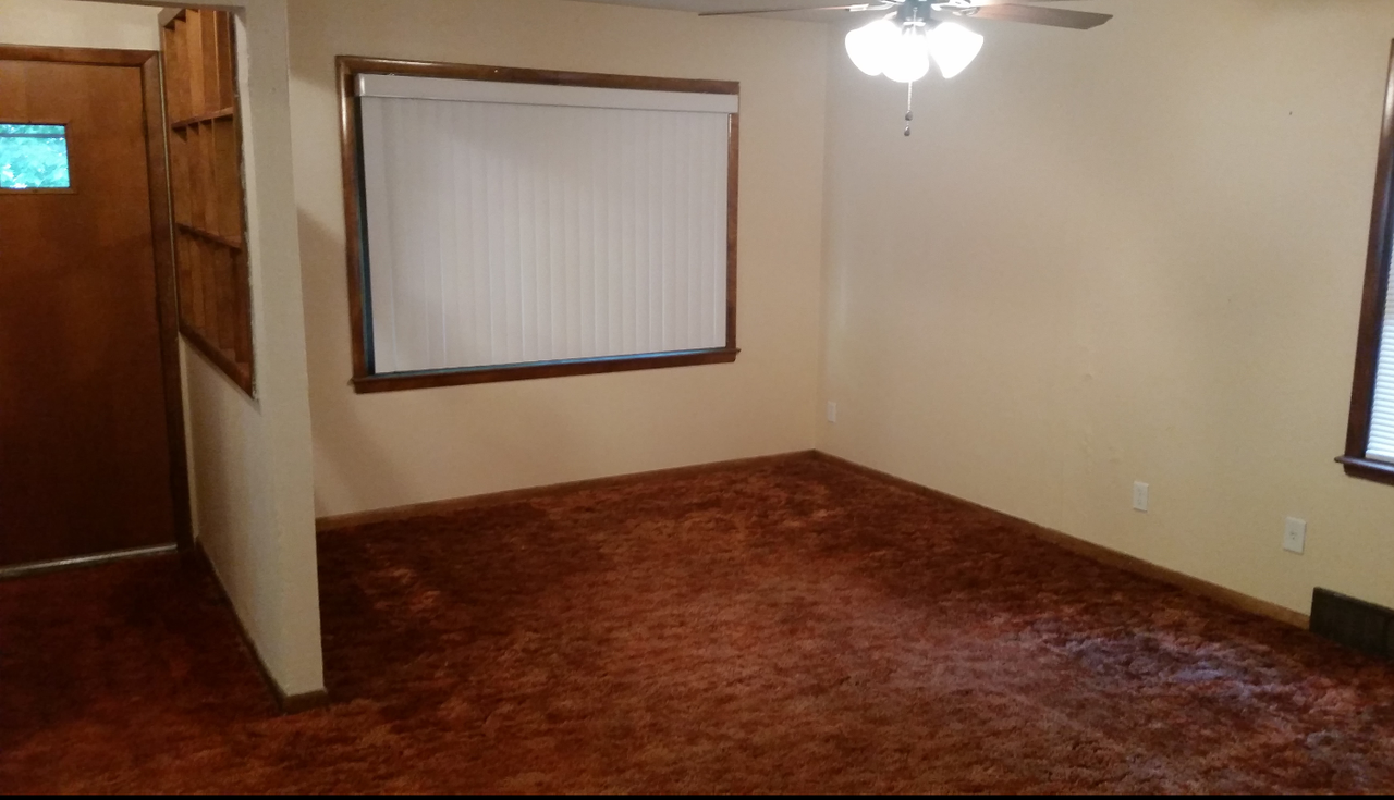 904 W Washington St - Photo 2 of 8