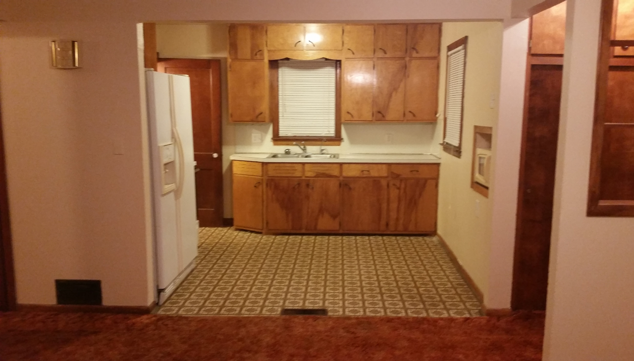 904 W Washington St - Photo 3 of 8