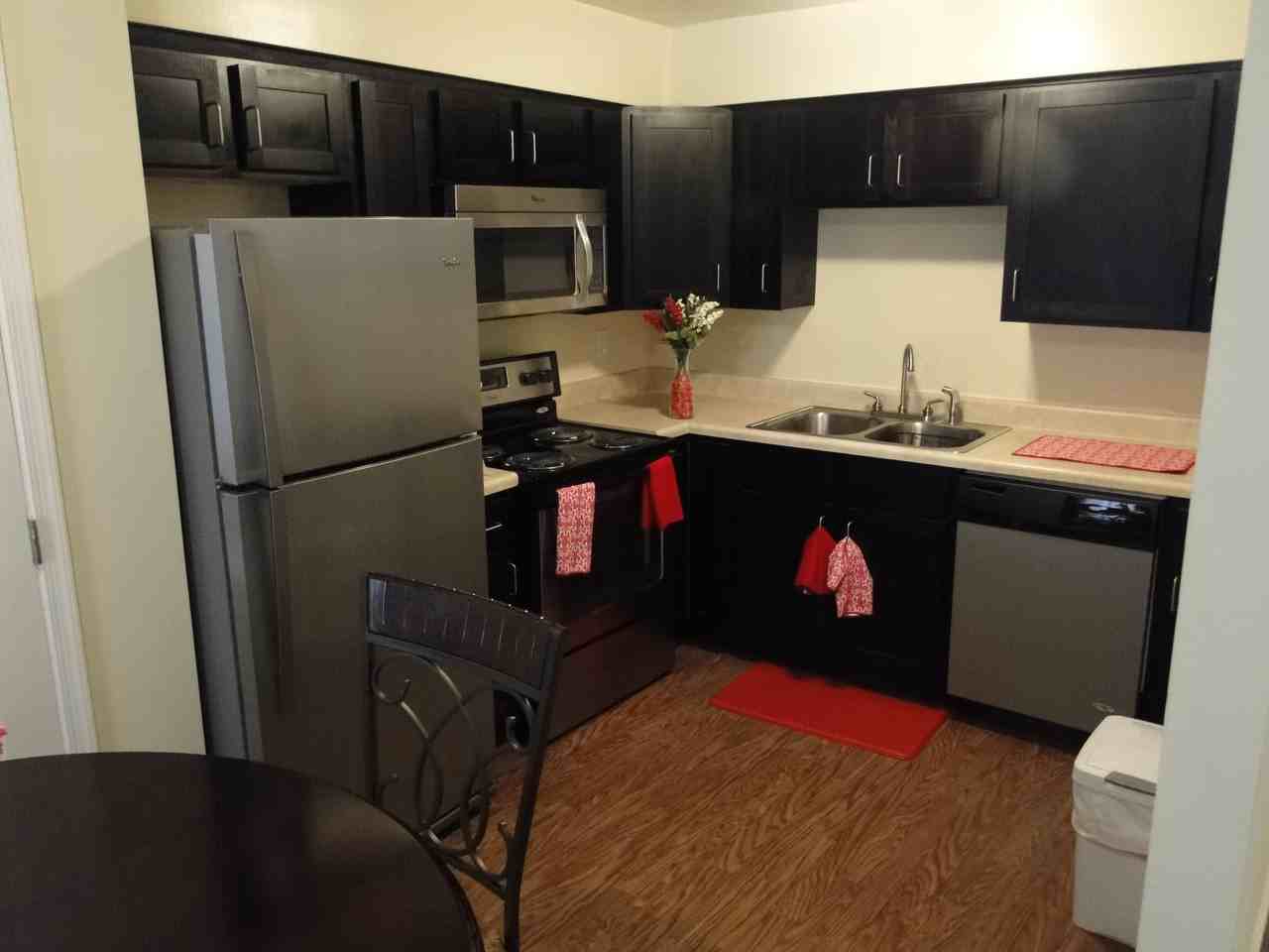 330 Bruce St - Photo 2 of 4