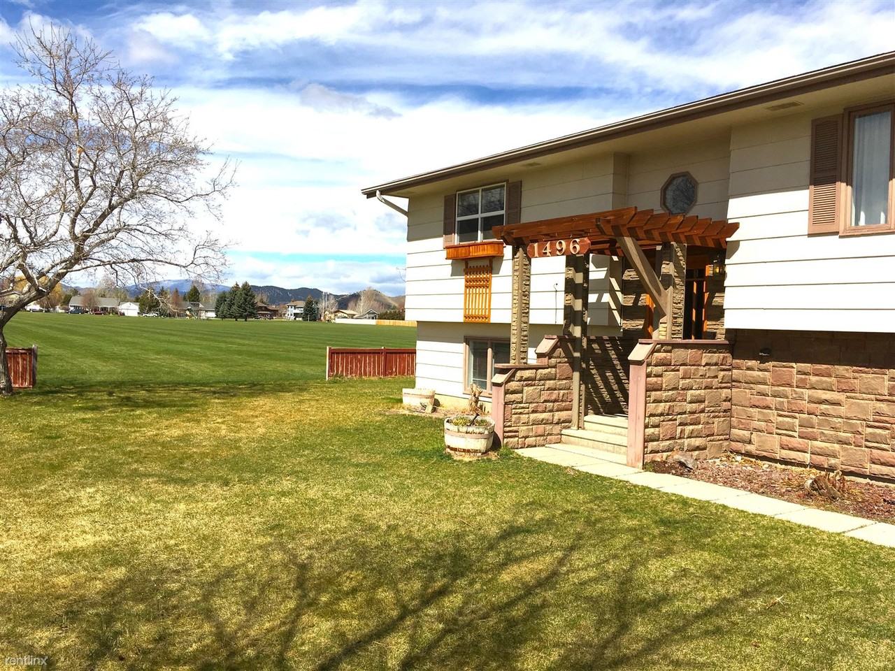 1496 Kodiak Rd - Photo 3 of 30