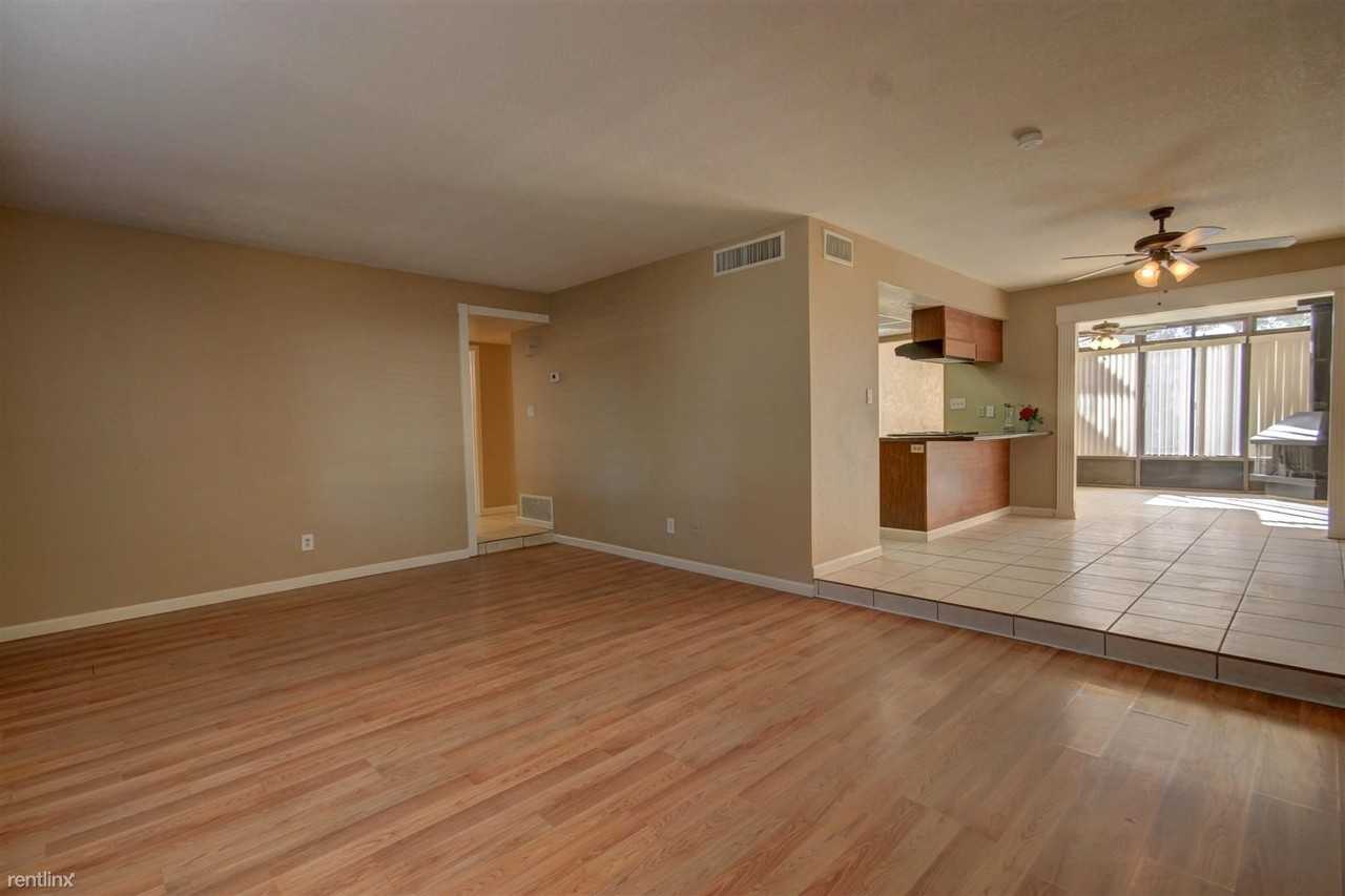 925 N Cherry - Photo 2 of 10