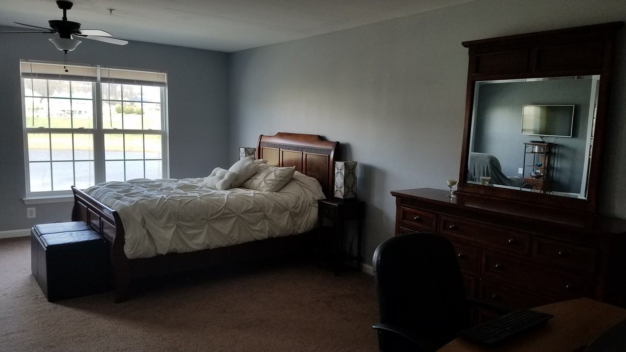 1706 Conrads Ferry Dr - Photo 3 of 18