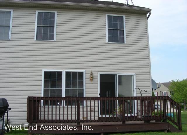 1738 Brookstone Dr - Photo 3 of 7