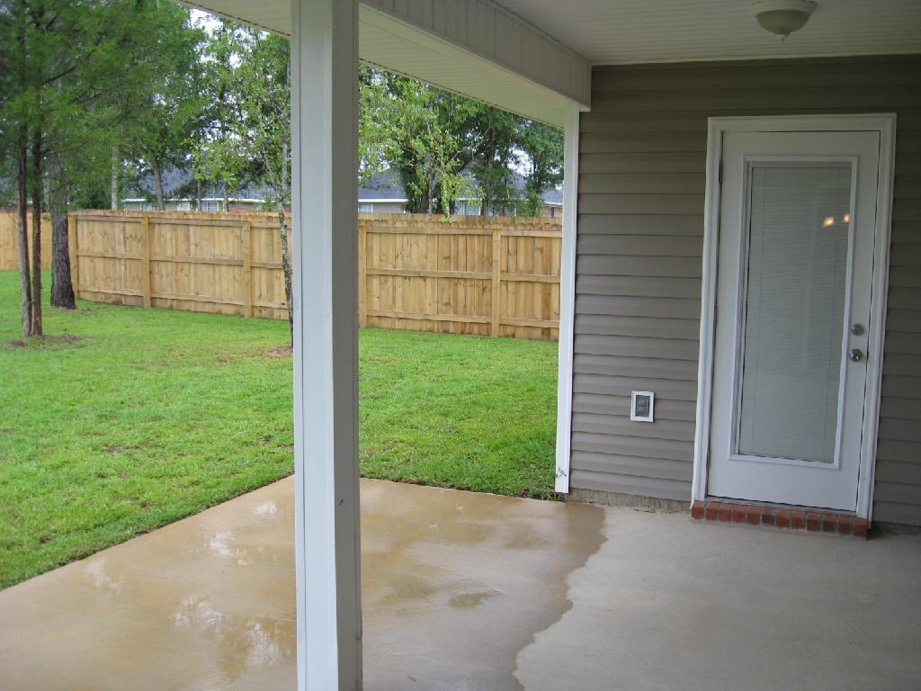 8387 N Kendall Ct - Photo 3 of 16