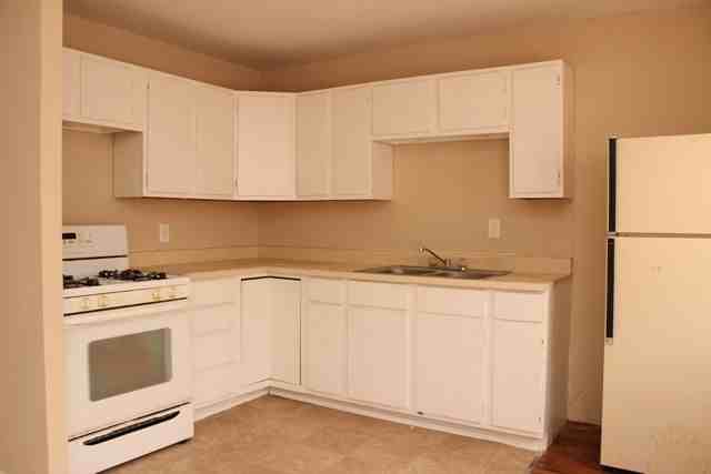 9310 Lewis Ave - Photo 3 of 5