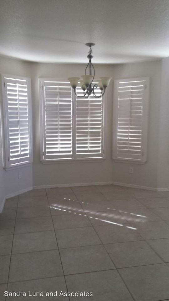 7798 Oak Landing Dr - Photo 3 of 5