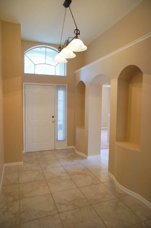 2518 Clareside Dr - Photo 3 of 19