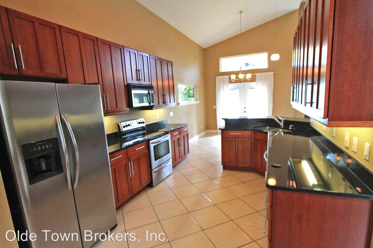 673 Lake Harbor Cir - Photo 3 of 15