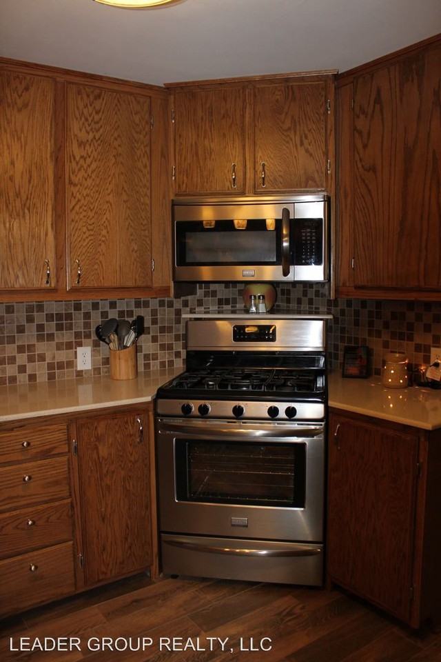 204 E Park Ave - Photo 3 of 11