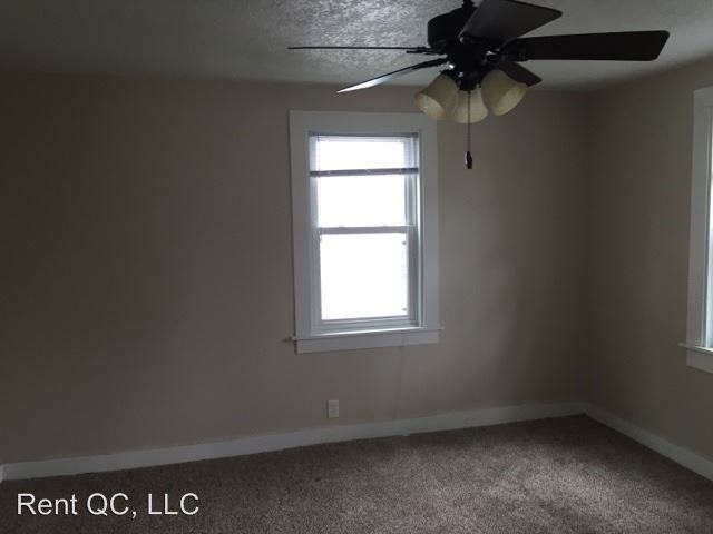 1186 24th St - Photo 2 of 6