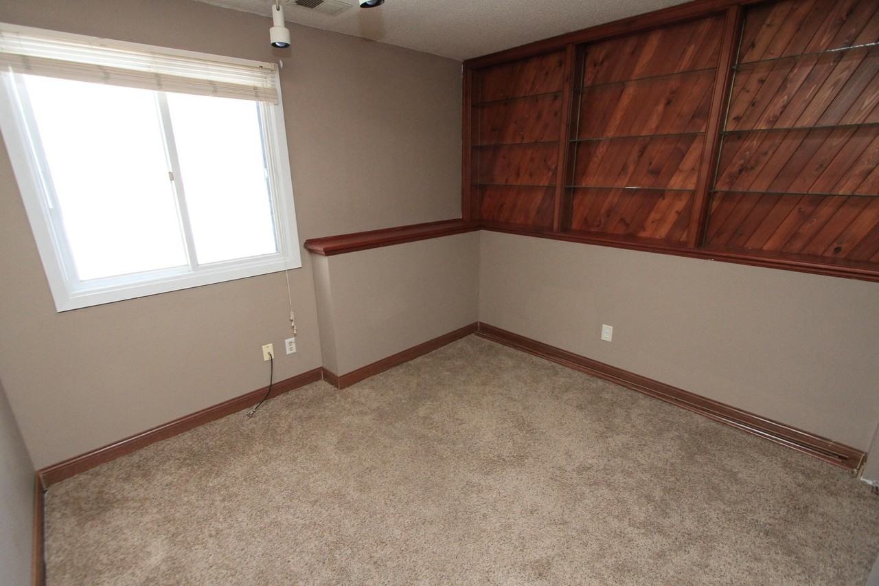 1291 Easter Ln - Photo 2 of 11