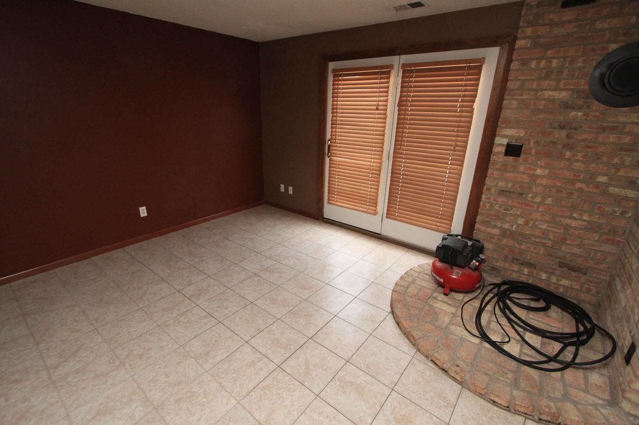 1291 Easter Ln - Photo 3 of 11