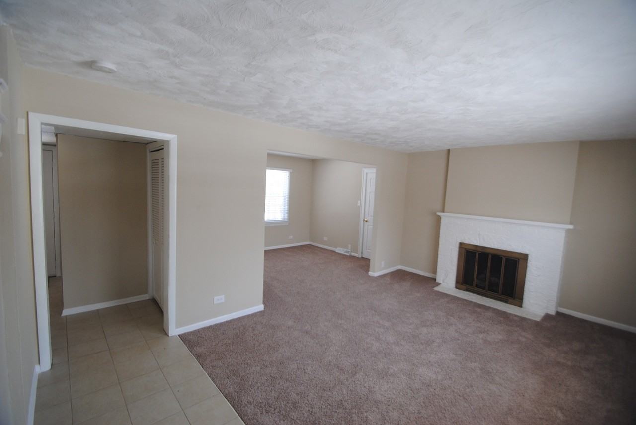 12123 S 75th Ave - Photo 2 of 14