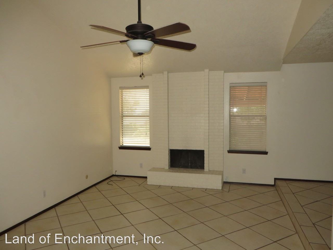 5305 Vista Del Cerro NE - Photo 2 of 11