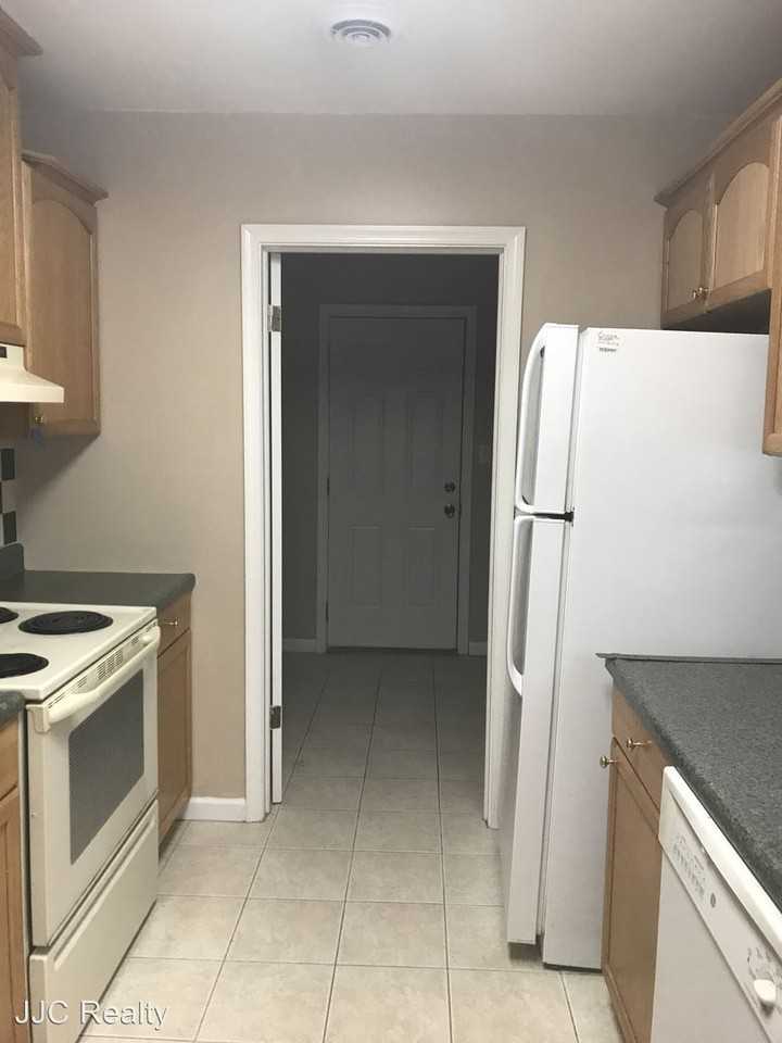 120 Maxwell Ln - Photo 2 of 10