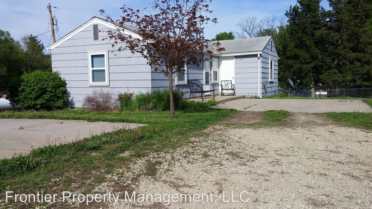 114 S Riley St - Photo 2 of 7