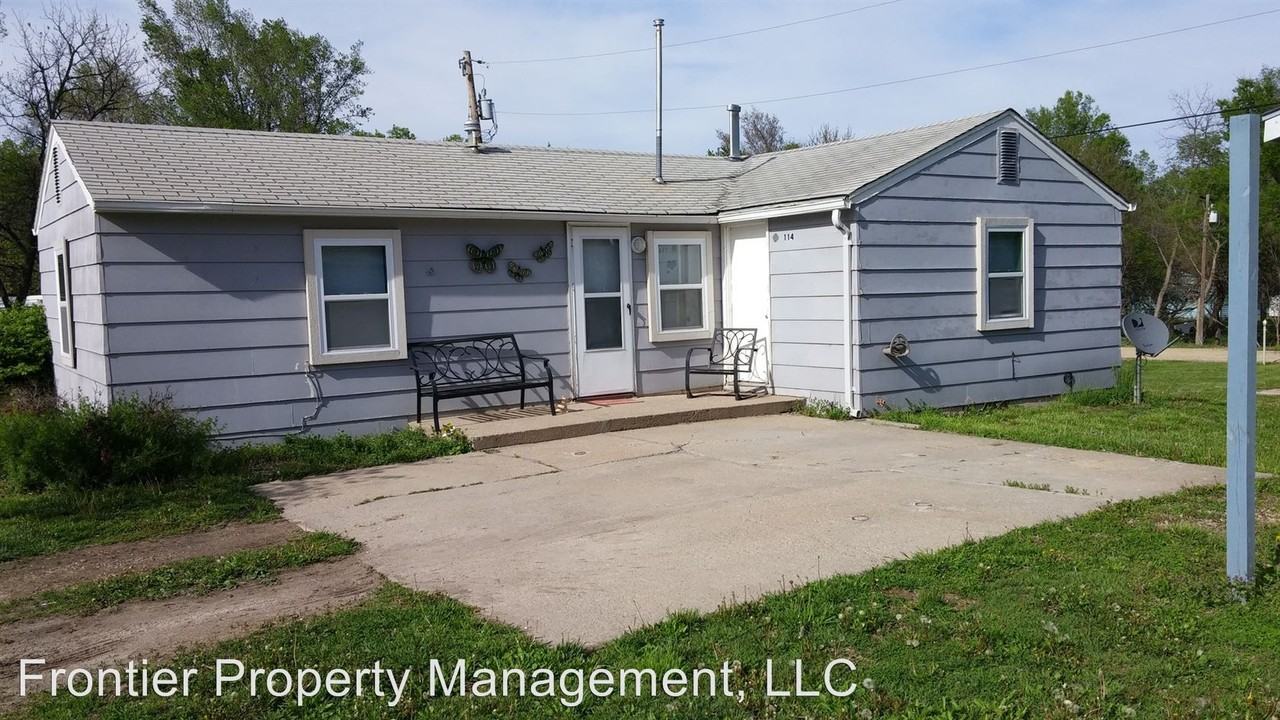 114 S Riley St - Photo 3 of 7