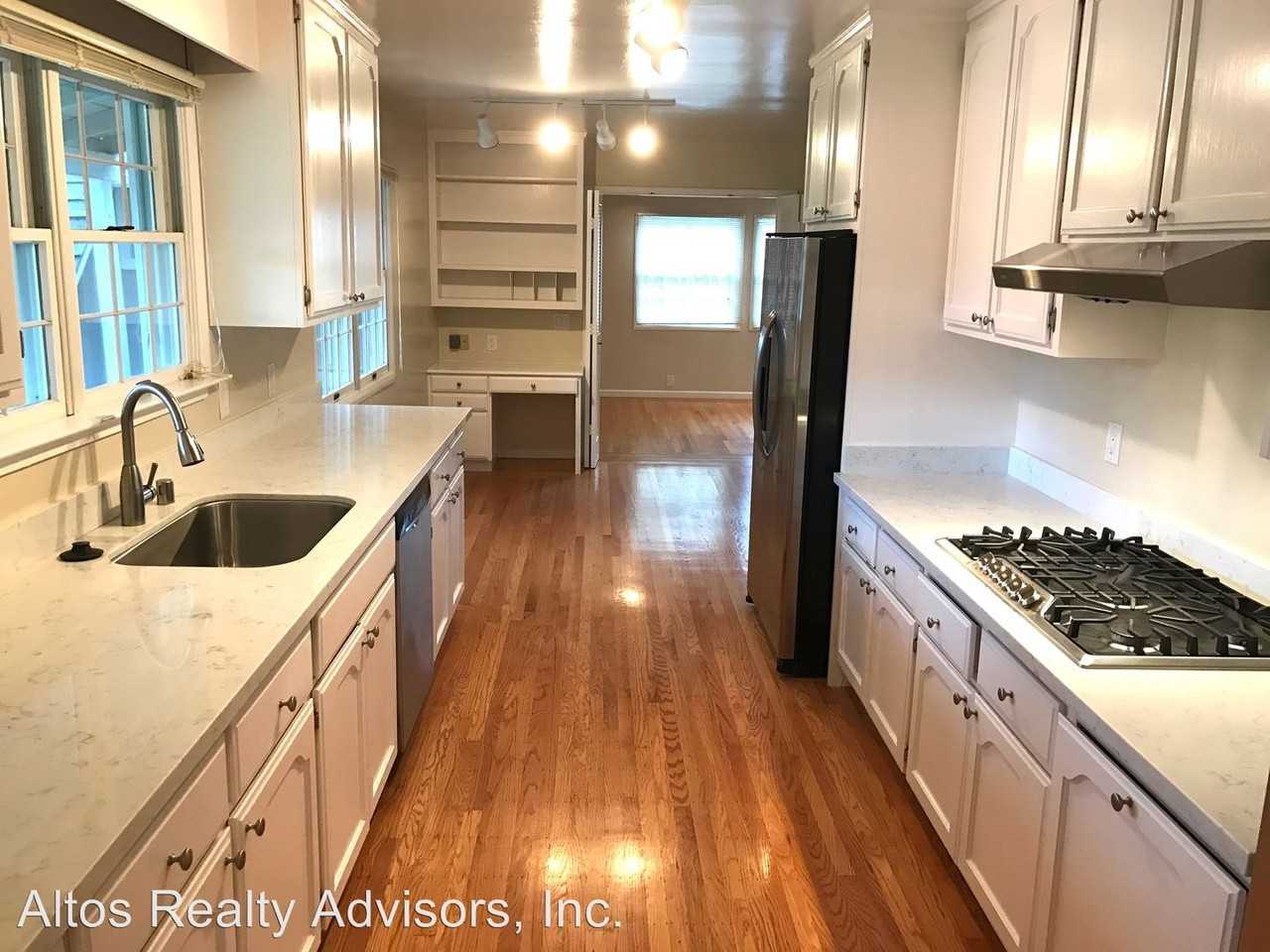 977 Spencer Way - Photo 2 of 22