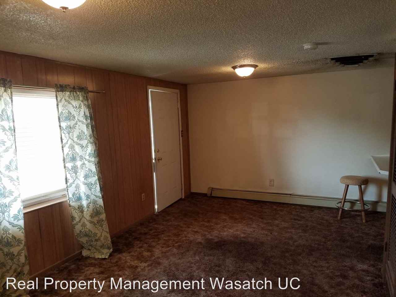 124 N 4th W - Photo 2 of 8