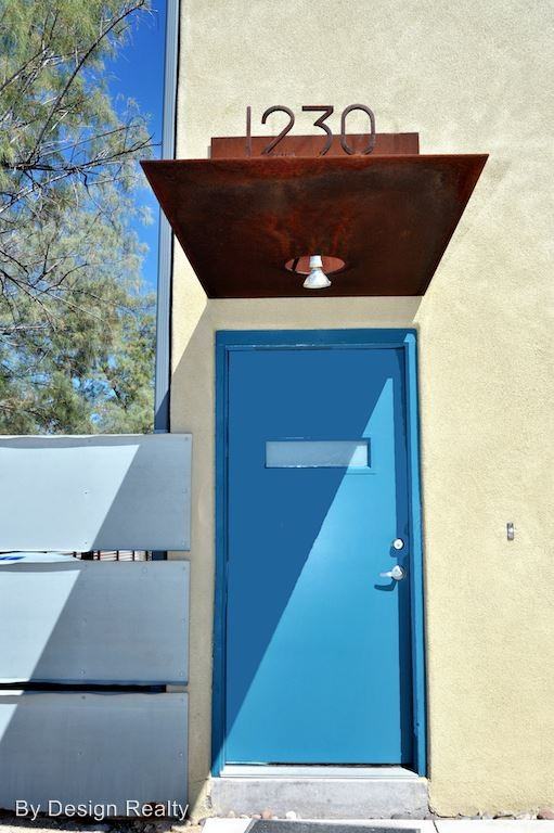 1227 N 13th Ave - Photo 3 of 50