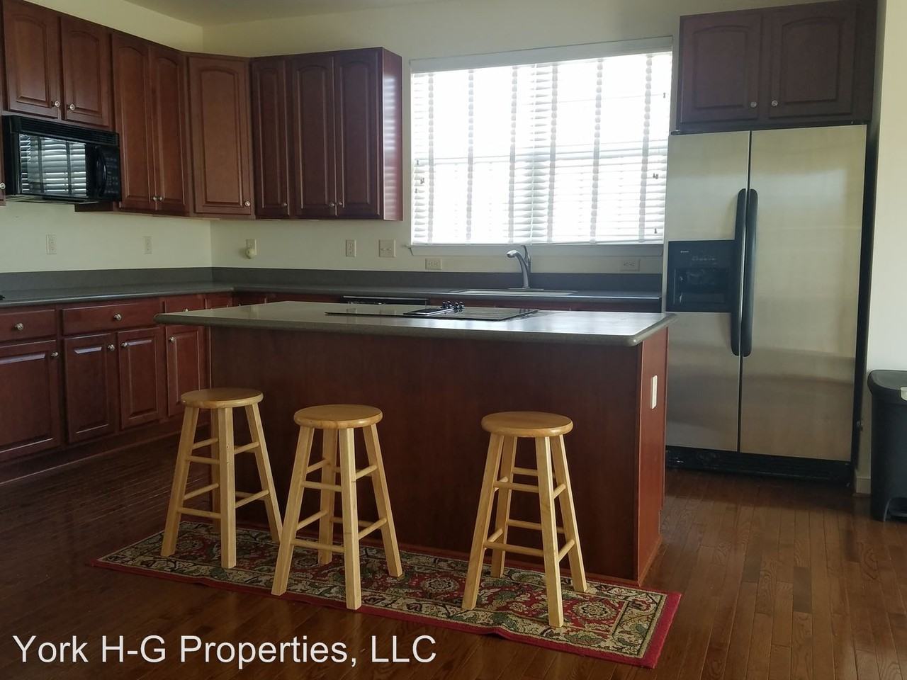 7605 Morningside Way - Photo 3 of 17