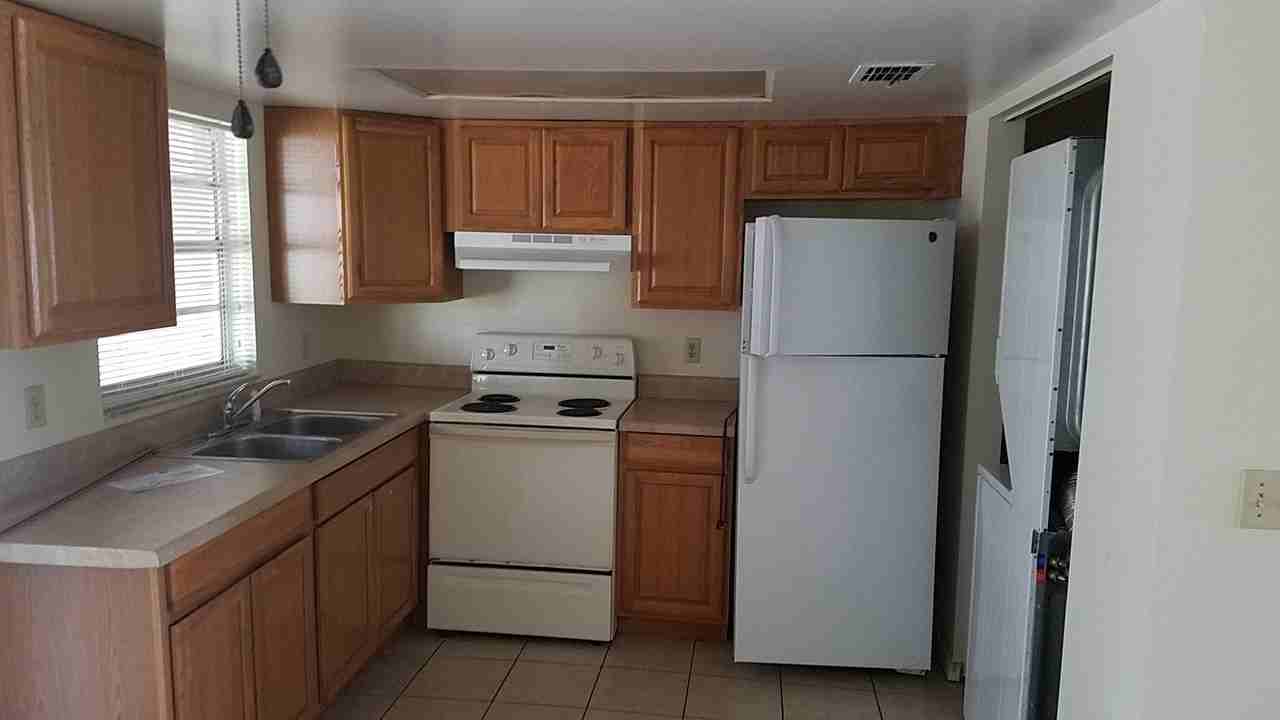 1724 NE 15th St - Photo 3 of 7