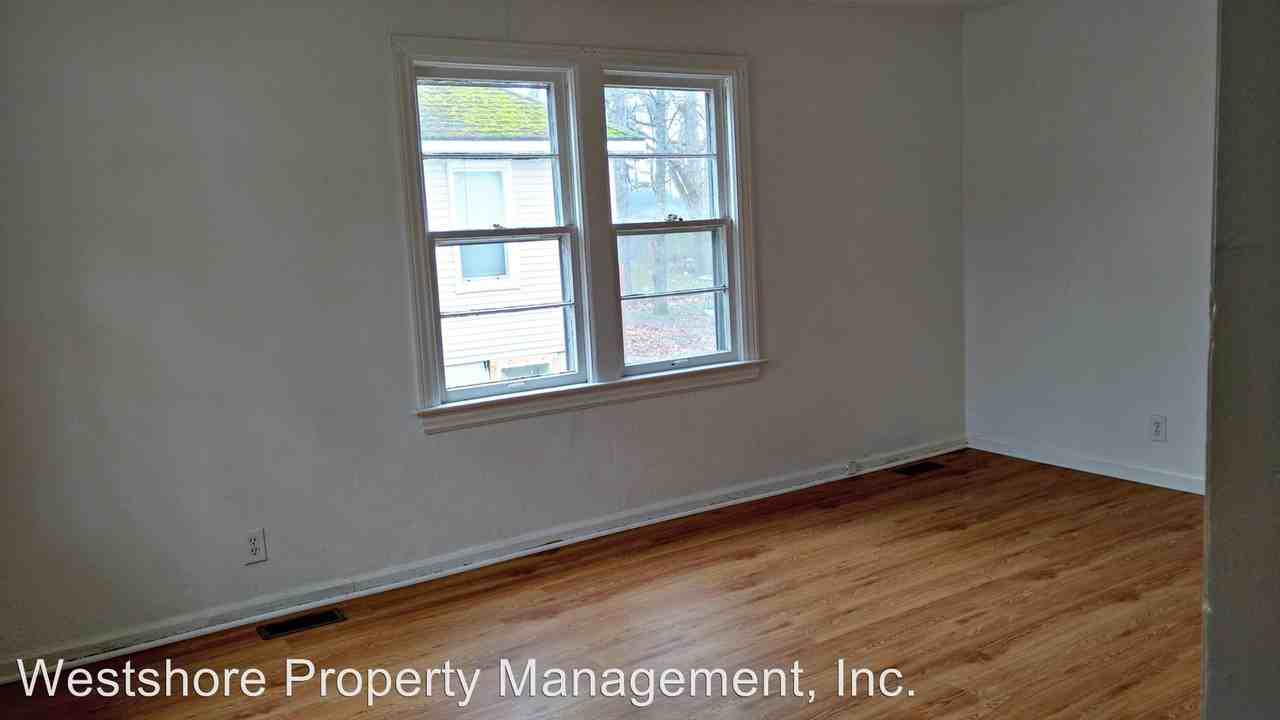 2215 Austin St - Photo 2 of 7