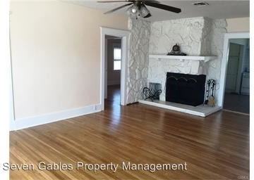 915 N Baker St - Photo 3 of 7