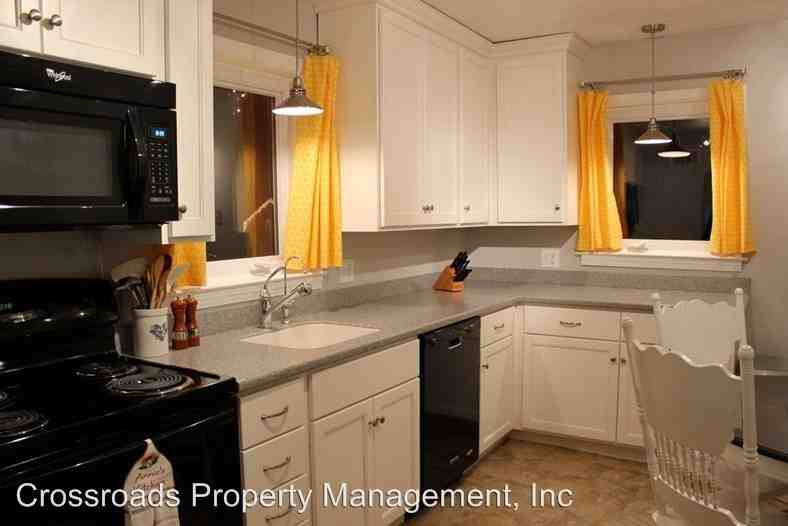 222 Penn Ave - Photo 2 of 8