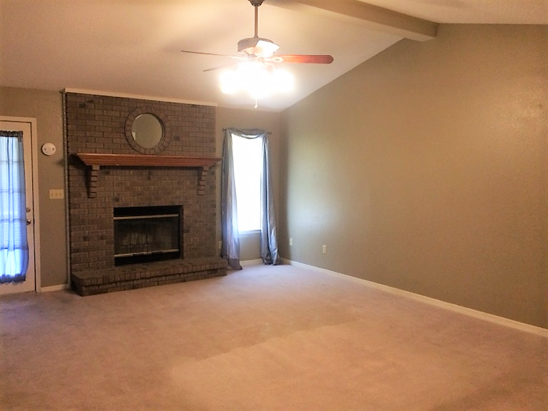 711 Naughton Dr - Photo 2 of 10