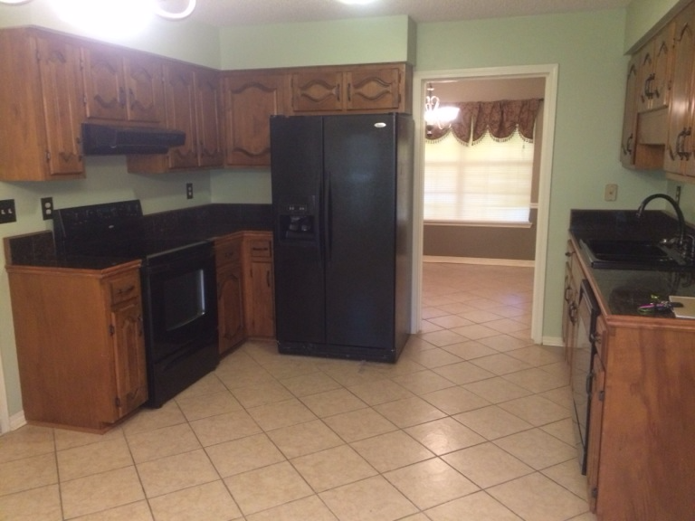 711 Naughton Dr - Photo 3 of 10