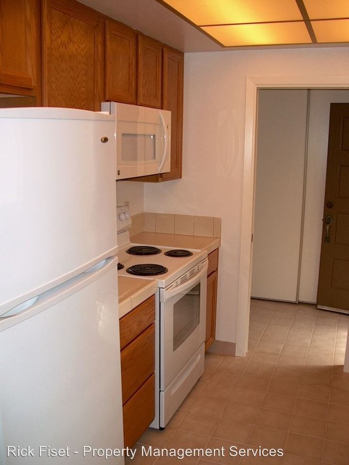 1622 Candelero Dr - Photo 3 of 12