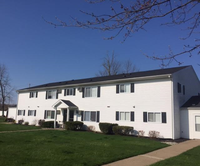 715 Lincoln Ct - Photo 2 of 16