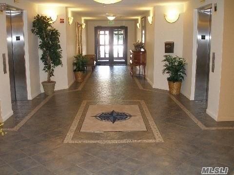 55 Clinton Ave - Photo 2 of 9