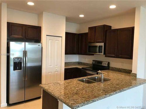 4234 N Dixie Hwy #122 - Photo 2 of 8