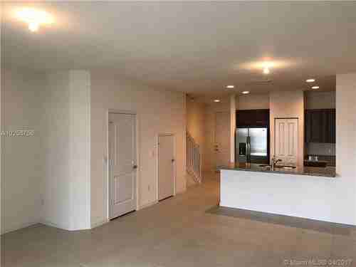 4234 N Dixie Hwy #122 - Photo 3 of 8