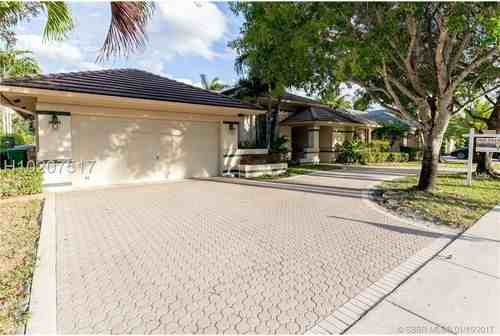 3252 Ridge Trce - Photo 2 of 8