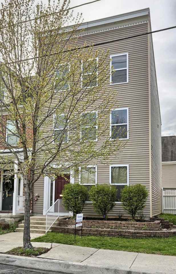 343 Kelker St - Photo 2 of 21