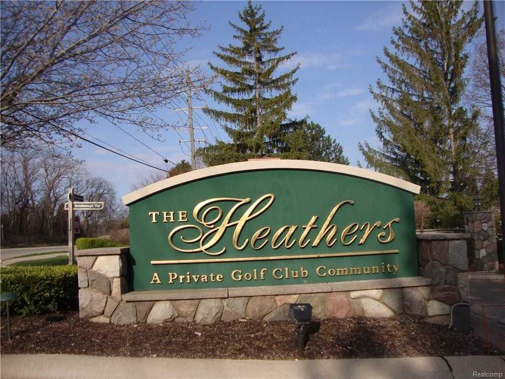 482 Newburne Point - Photo 3 of 31