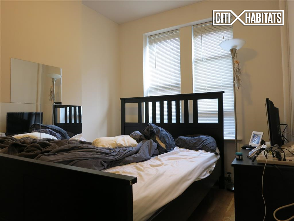 542 E 82nd St #10 - Photo 2 of 3