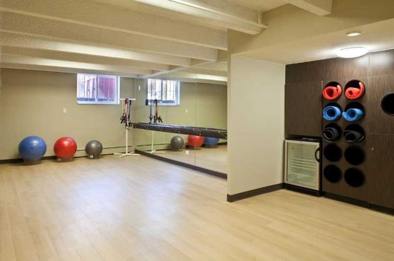 820 Dexter - Photo 4 of 17