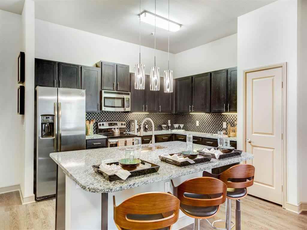 Fountain Pointe Las Colinas - Photo 2 of 50