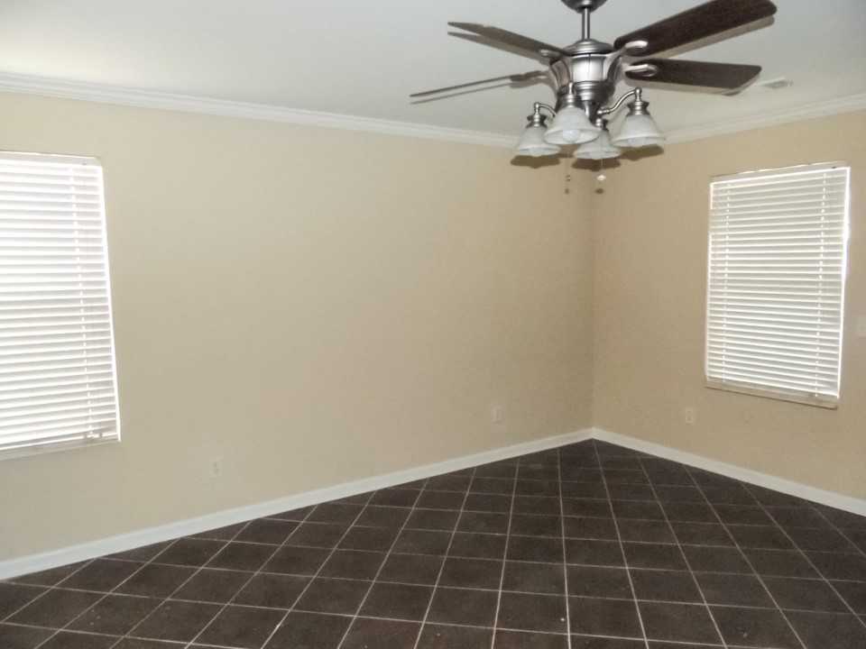 1175 Matt Moore Ct - Photo 2 of 9