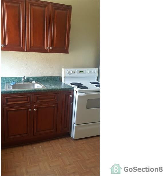 1631 N Wolfe St - Photo 3 of 4