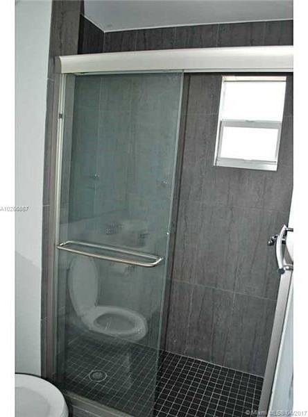 1150 SW 22nd St - Photo 3 of 8