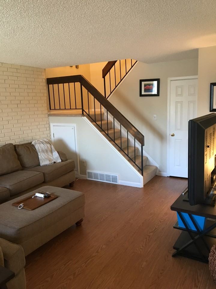 1121 Monroe Dr - Photo 2 of 9