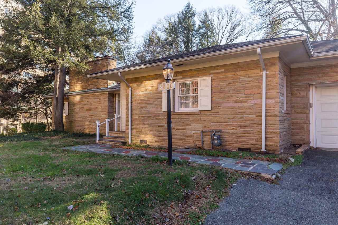 2800 Calvert St NW - Photo 2 of 23