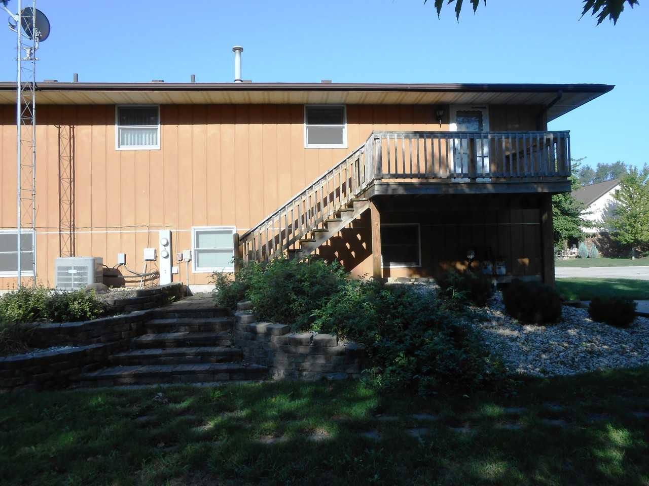 123 Deerpath Dr - Photo 2 of 14