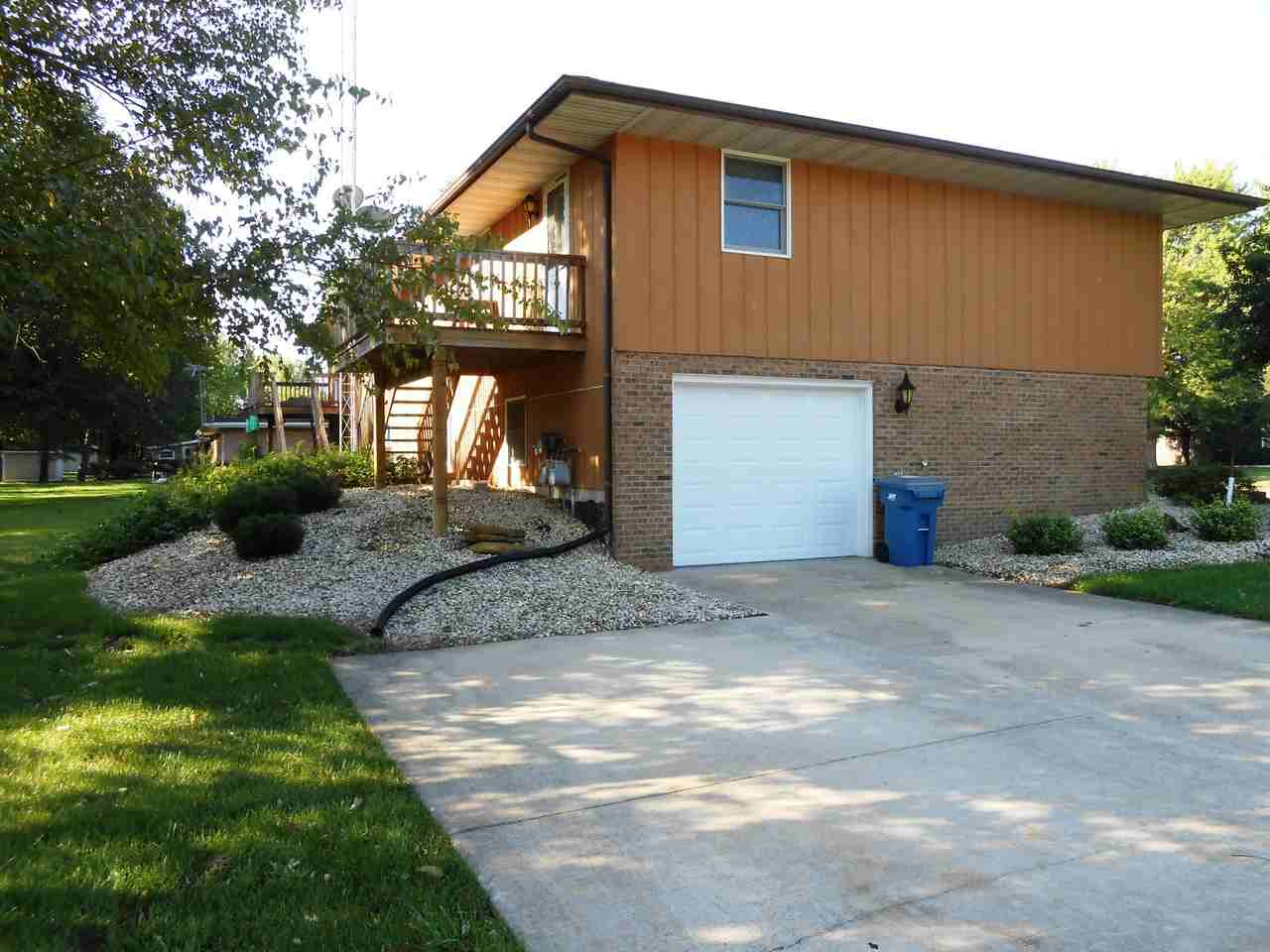 123 Deerpath Dr - Photo 3 of 14