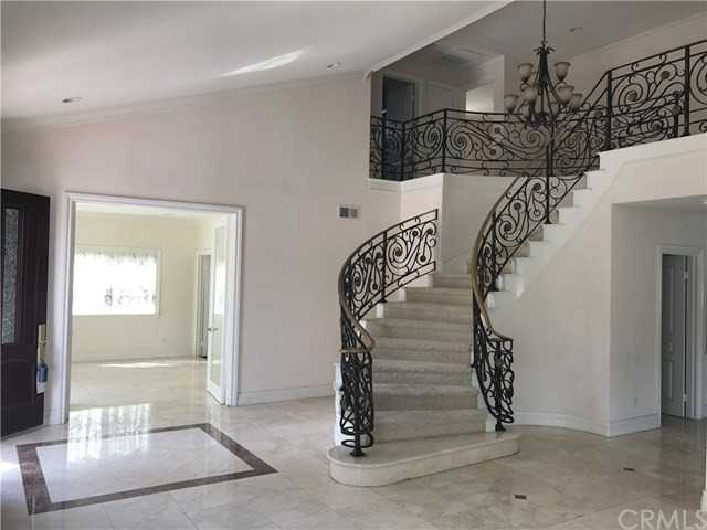 327 Great Mountain Dr - Photo 2 of 16